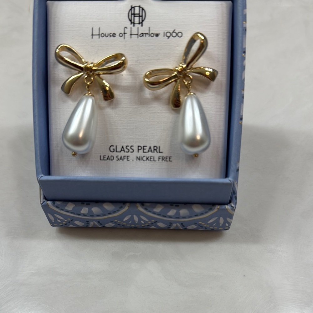 House of Harlow 1960 Gold and White Bow Earrings Lead Safe and Nickel Free - Picture 3 of 4